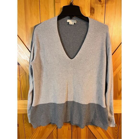 Label + Thread Cashmere Blend Sweater Medium  Knit V-Neck Gray Two Tone (1932) - Picture 1 of 5